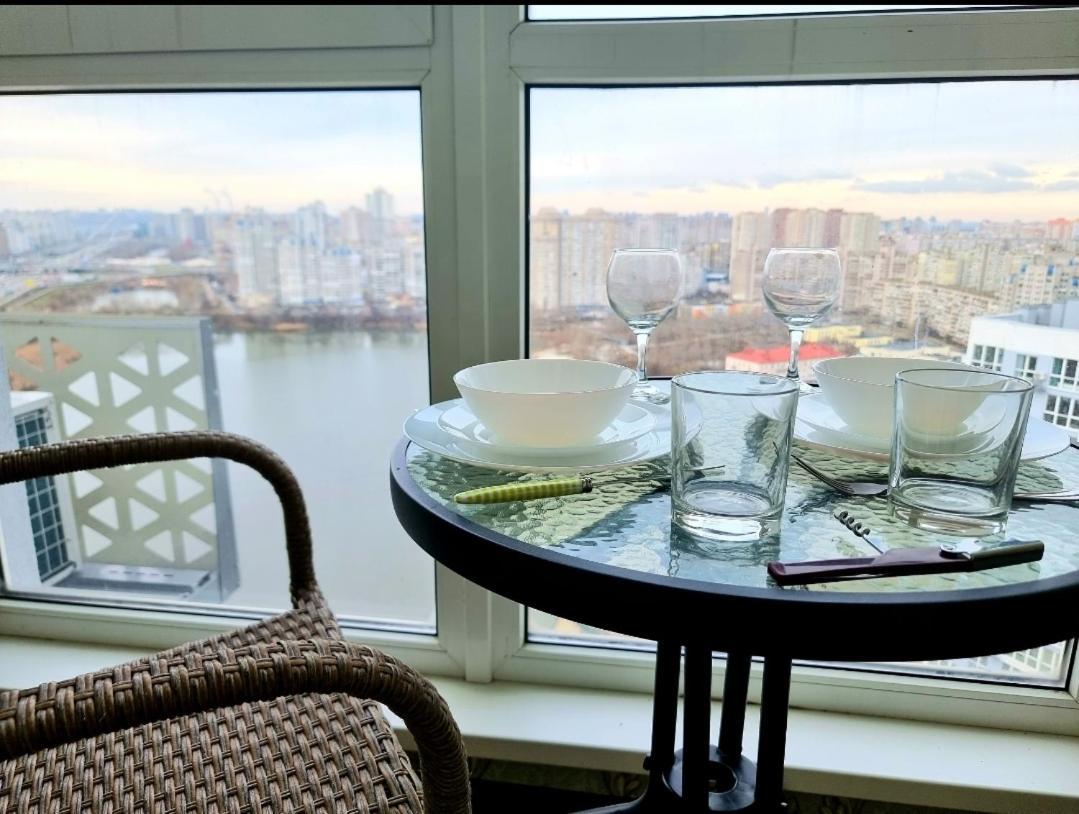 Your! Panoramic View Of The Lake! เคียฟ ภายนอก รูปภาพ